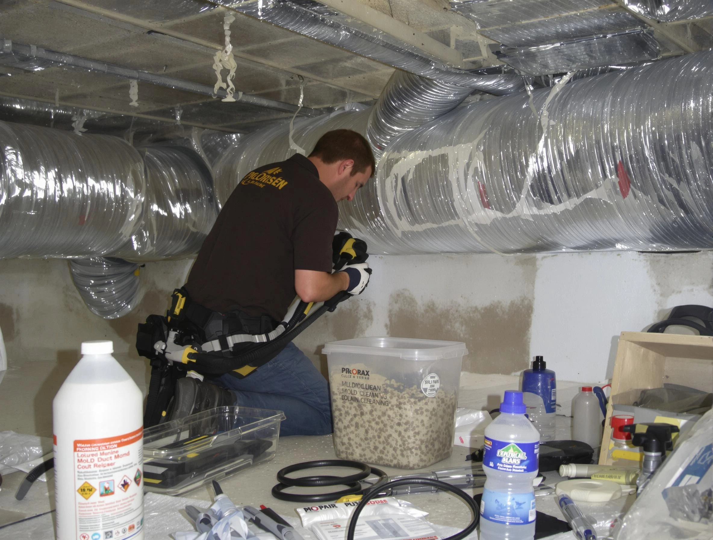 Cave Creek Air Duct Cleaning specialist performing professional mold removal from air ducts in Cave Creek